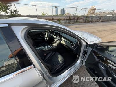 2017 Mercedes-Benz C 300 4MATIC Sedan - zdjęcie 17 z 26 - miniatura