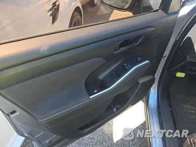2023 Toyota Highlander Hybrid LE - zdjęcie 9 z 20 - miniatura