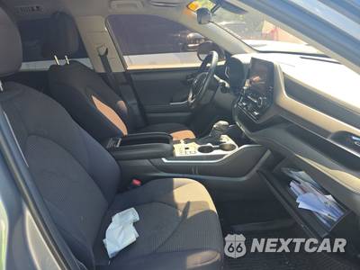 2023 Toyota Highlander Hybrid LE - zdjęcie 8 z 20 - miniatura