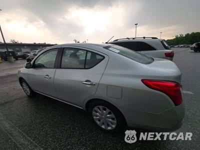 2012 Nissan Versa 1.6 SV Sedan - zdjęcie 6 z 17 - miniatura