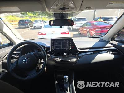 2020 Toyota C-HR LE - zdjęcie 11 z 25 - miniatura