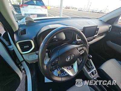 2025 Hyundai Venue SEL - zdjęcie 11 z 24 - miniatura