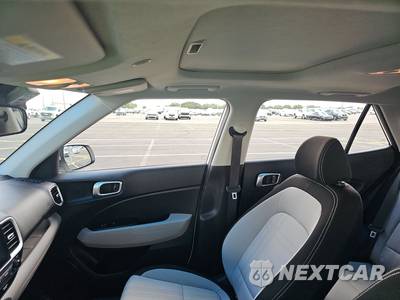 2025 Hyundai Venue SEL - zdjęcie 14 z 24 - miniatura