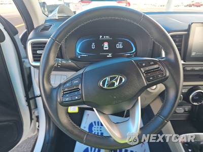 2025 Hyundai Venue SEL - zdjęcie 10 z 24 - miniatura
