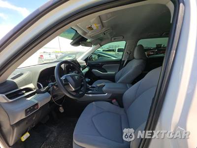 2025 Toyota Highlander LE - zdjęcie 7 z 19 - miniatura
