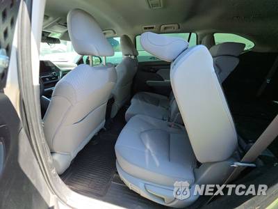 2025 Toyota Highlander LE - zdjęcie 13 z 19 - miniatura