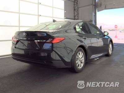 2025 Toyota Camry LE - zdjęcie 4 z 24 - miniatura