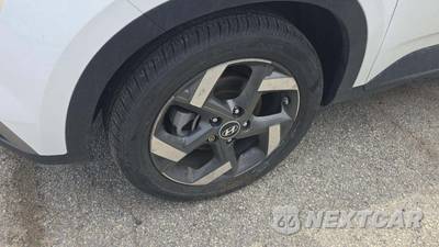 2025 Hyundai Venue SEL - zdjęcie 22 z 41 - miniatura