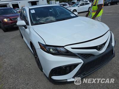 2023 Toyota Camry SE - zdjęcie 3 z 34 - miniatura