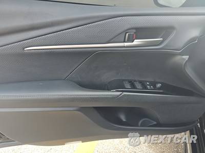 2025 Toyota Camry XSE - zdjęcie 9 z 18 - miniatura