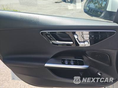 2024 Mercedes-Benz C 300 - zdjęcie 15 z 34 - miniatura
