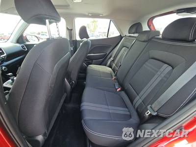 2025 Hyundai Venue SEL - zdjęcie 13 z 23 - miniatura