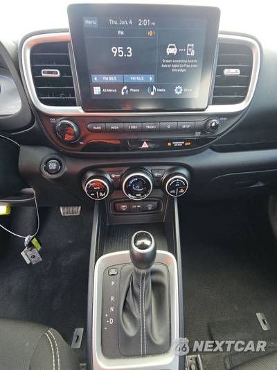 2025 Hyundai Venue SEL - zdjęcie 11 z 23 - miniatura