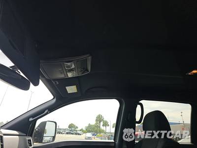 2018 Nissan TITAN XD SV Crew Cab Medium Bed - zdjęcie 18 z 27 - miniatura