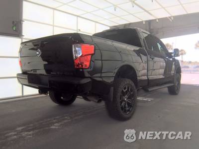 2018 Nissan TITAN XD SV Crew Cab Medium Bed - zdjęcie 4 z 27 - miniatura