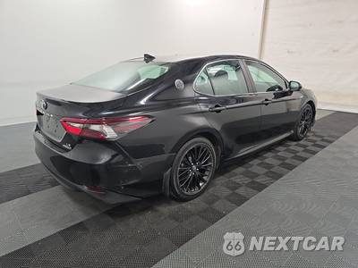 2021 Toyota Camry Hybrid LE - zdjęcie 4 z 44 - miniatura