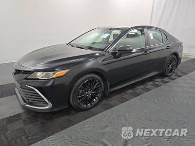 2021 Toyota Camry Hybrid LE - zdjęcie 1 z 44 - miniatura