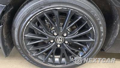 2021 Toyota Camry Hybrid LE - zdjęcie 30 z 44 - miniatura