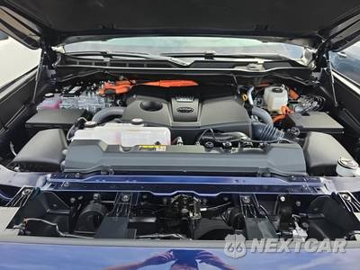 2024 Toyota Sequoia Platinum - zdjęcie 12 z 15 - miniatura