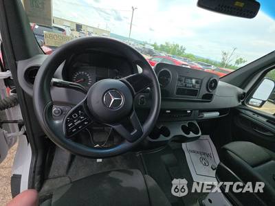 2023 Mercedes-Benz Sprinter 2500 Cargo Van Standard Roof 144.0" WB - zdjęcie 11 z 26 - miniatura