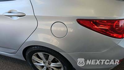 2012 Hyundai Accent GLS Sedan - zdjęcie 21 z 34 - miniatura