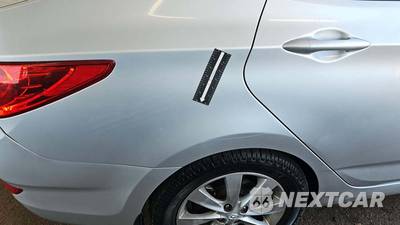 2012 Hyundai Accent GLS Sedan - zdjęcie 26 z 34 - miniatura