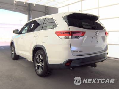 2017 Toyota Highlander LE Plus - zdjęcie 6 z 32 - miniatura