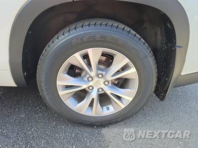 2015 Toyota Highlander XLE - zdjęcie 11 z 24 - miniatura
