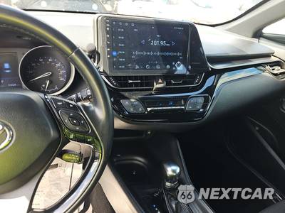 2018 Toyota C-HR XLE - zdjęcie 11 z 32 - miniatura