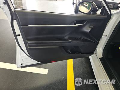 2023 Toyota Camry SE - zdjęcie 9 z 34 - miniatura