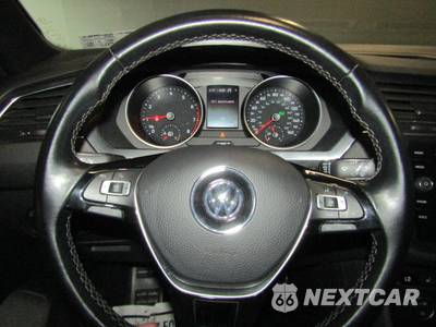 2021 Volkswagen Tiguan SE R-Line Black - zdjęcie 11 z 21 - miniatura