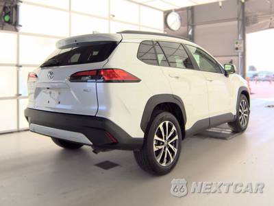 2024 Toyota Corolla Cross XLE - zdjęcie 4 z 36 - miniatura