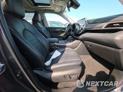 2023 Toyota Highlander XLE - zdjęcie 8 z 25 - miniatura