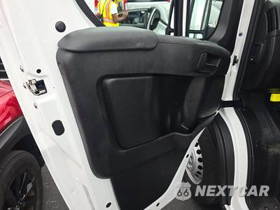 2025 Ram ProMaster 2500 Cargo Van Tradesman w/Passenger Seat Low Roof 136.0" WB - zdjęcie 9 z 21 - miniatura