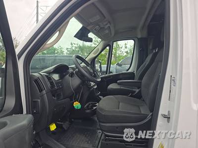 2025 Ram ProMaster 2500 Cargo Van Tradesman w/Passenger Seat Low Roof 136.0" WB - zdjęcie 7 z 21 - miniatura