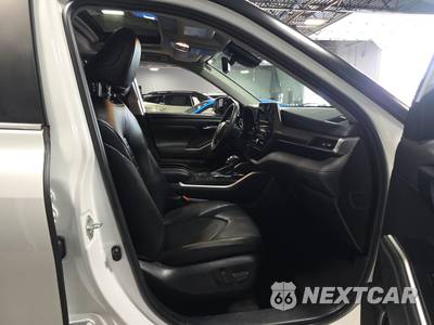 2023 Toyota Highlander XLE - zdjęcie 8 z 24 - miniatura