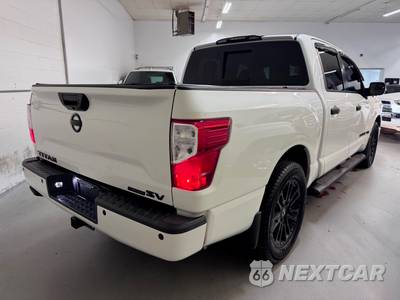 2019 Nissan TITAN SV Crew Cab Short Bed - zdjęcie 3 z 21 - miniatura