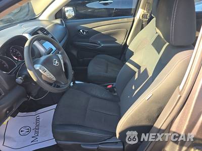 2016 Nissan Versa SV - zdjęcie 7 z 47 - miniatura