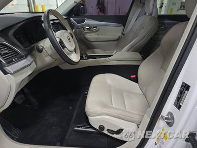 2023 Volvo XC90 B5 Core 7-Passenger - zdjęcie 7 z 26 - miniatura