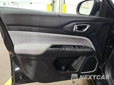 2022 Jeep Compass Latitude - zdjęcie 9 z 24 - miniatura