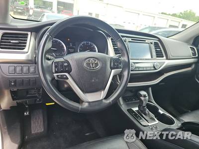 2016 Toyota Highlander XLE - zdjęcie 11 z 39 - miniatura