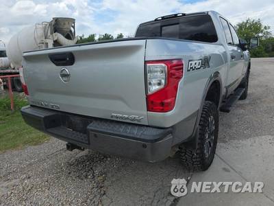 2019 Nissan TITAN XD PRO-4X Crew Cab Medium Bed - zdjęcie 4 z 21 - miniatura