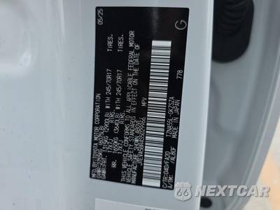 2025 Toyota 4Runner SR5 - zdjęcie 17 z 22 - miniatura