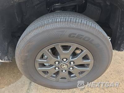 2025 Toyota 4Runner SR5 - zdjęcie 9 z 22 - miniatura