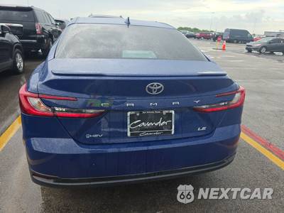 2025 Toyota Camry LE - zdjęcie 5 z 25 - miniatura