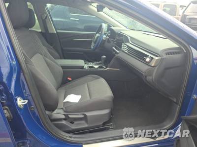 2025 Toyota Camry LE - zdjęcie 8 z 25 - miniatura