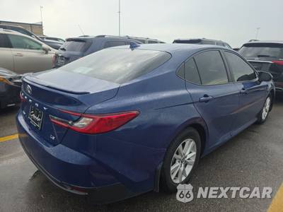 2025 Toyota Camry LE - zdjęcie 4 z 25 - miniatura