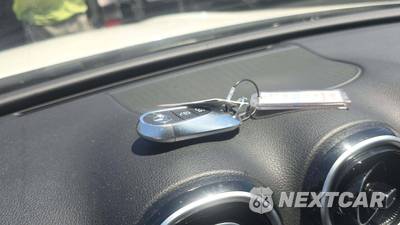 2025 Mercedes-Benz C 300 4MATIC - zdjęcie 17 z 34 - miniatura