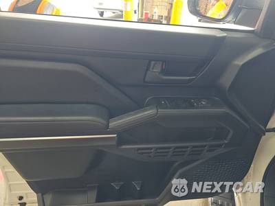 2026 Toyota 4Runner SR5 - zdjęcie 9 z 30 - miniatura