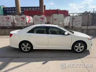 2014 Toyota Camry SE - zdjęcie 4 z 18 - miniatura